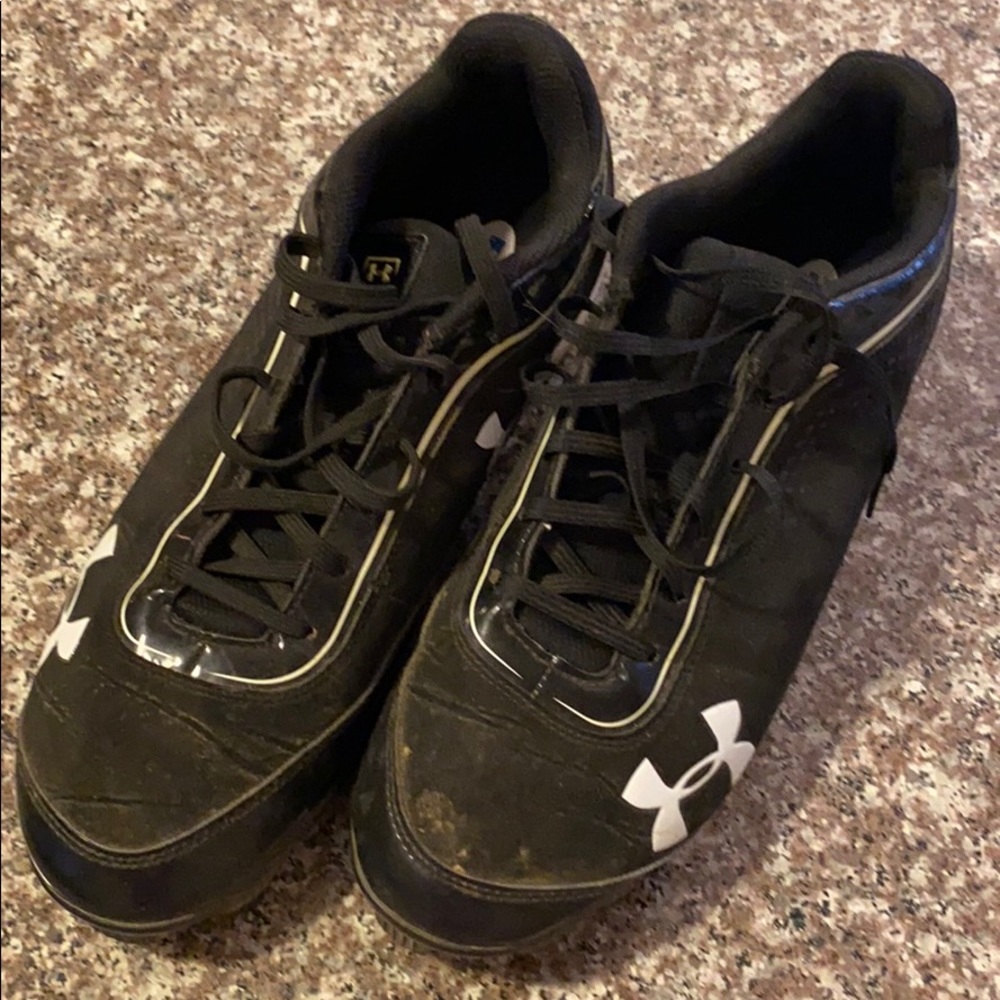 Under Armour Men’s size 12 baseball cleats